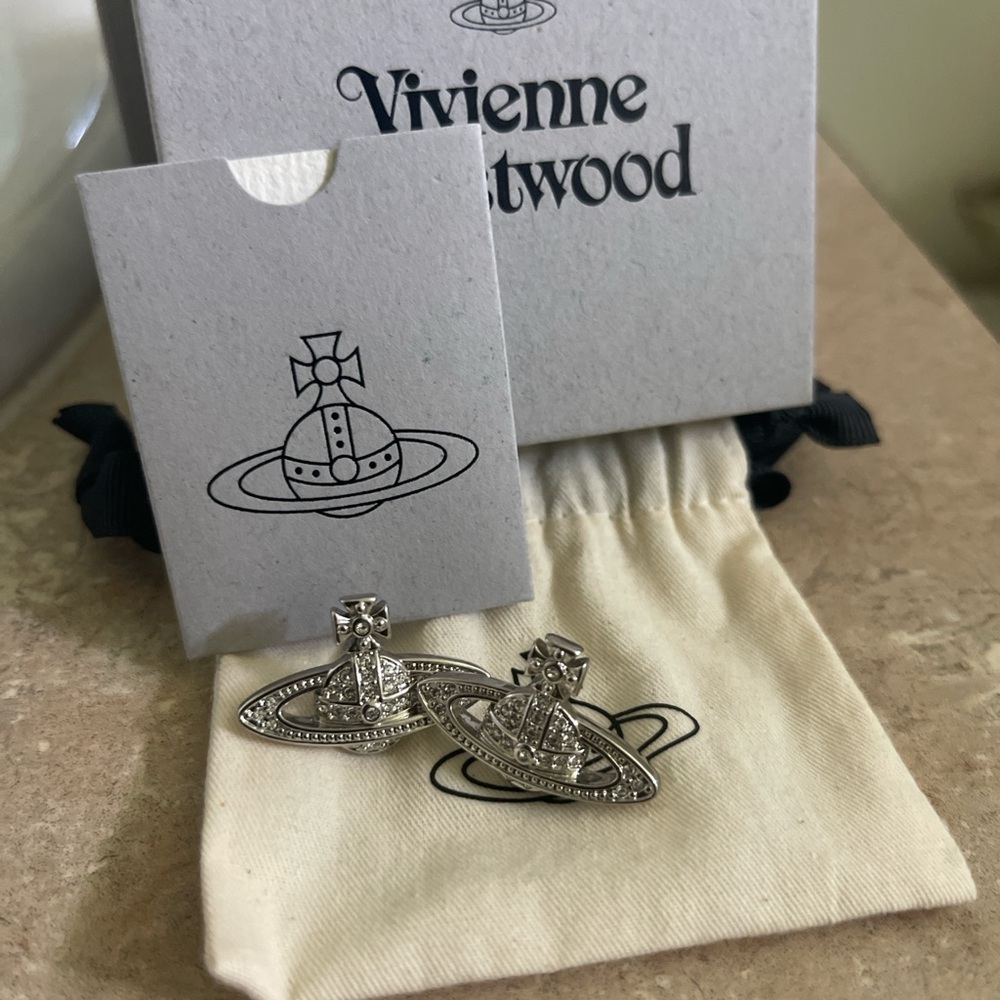 Uni-sex Vivienne Westwood earring